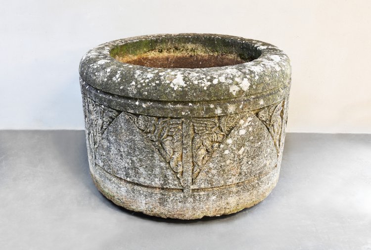 antiker Brunnen