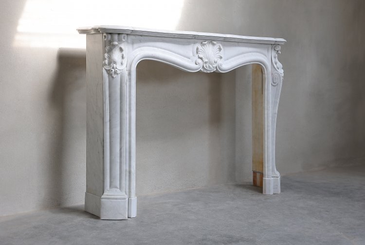 Carrara marmor Kamin