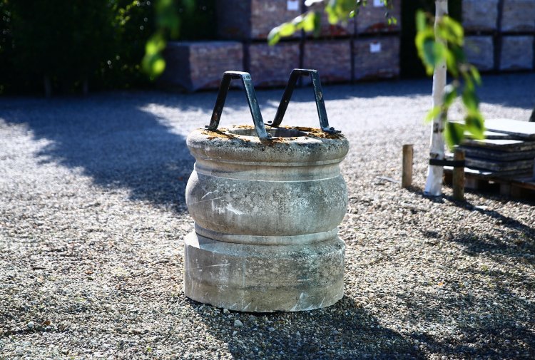 Antike Gartenbrunnen