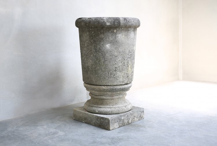 vase von franzosischer kalkstein