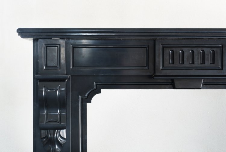 Noir de Mazy Kamin