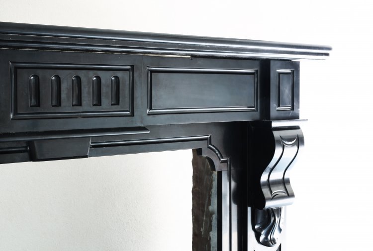 Noir de Mazy Kamin