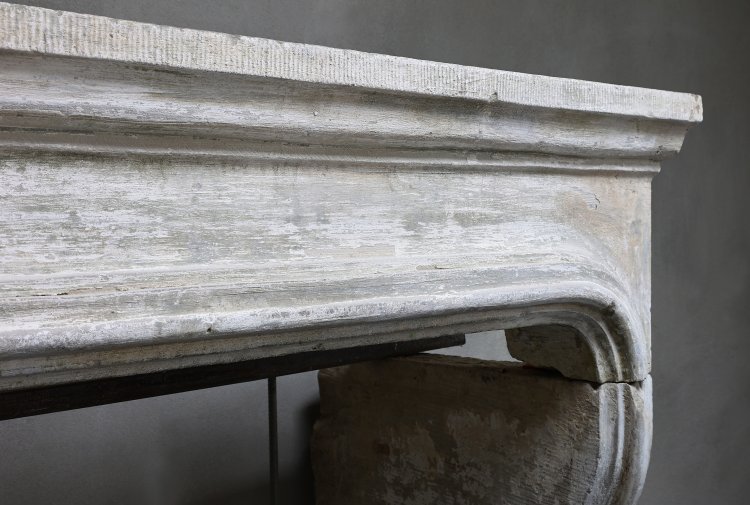 alte französischer kalkstein mantel