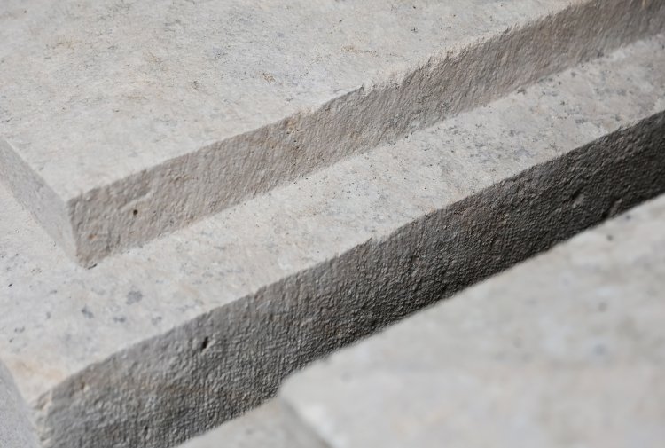 alte pedestals von französischer kalkstein
