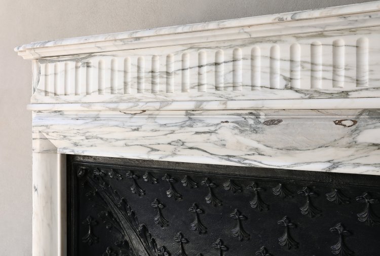 Carrara marmor kaminmaske